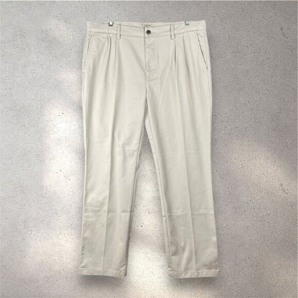NWOT St. John’s Bay Chino Pants Men’s 38x32 Beige Straight Fit Easy Care Cotton